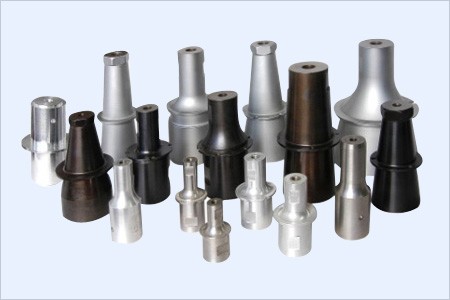 ����׃���U